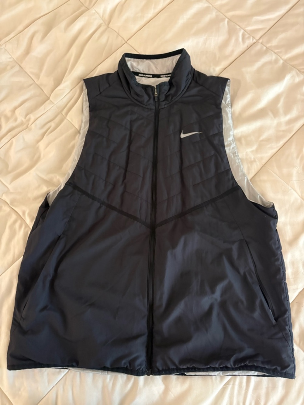 Nike Men’s Black Puffer Running Vest